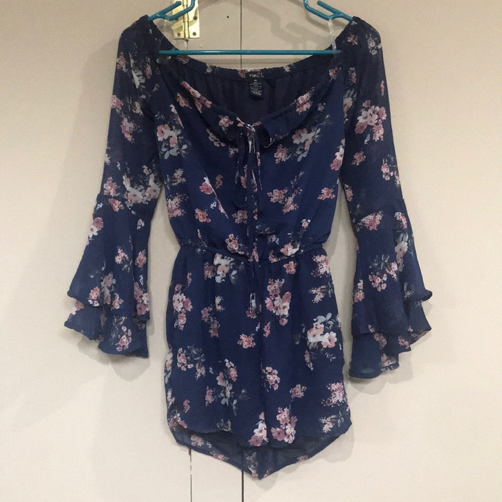 Rue21 navy floral print romper Sz XS